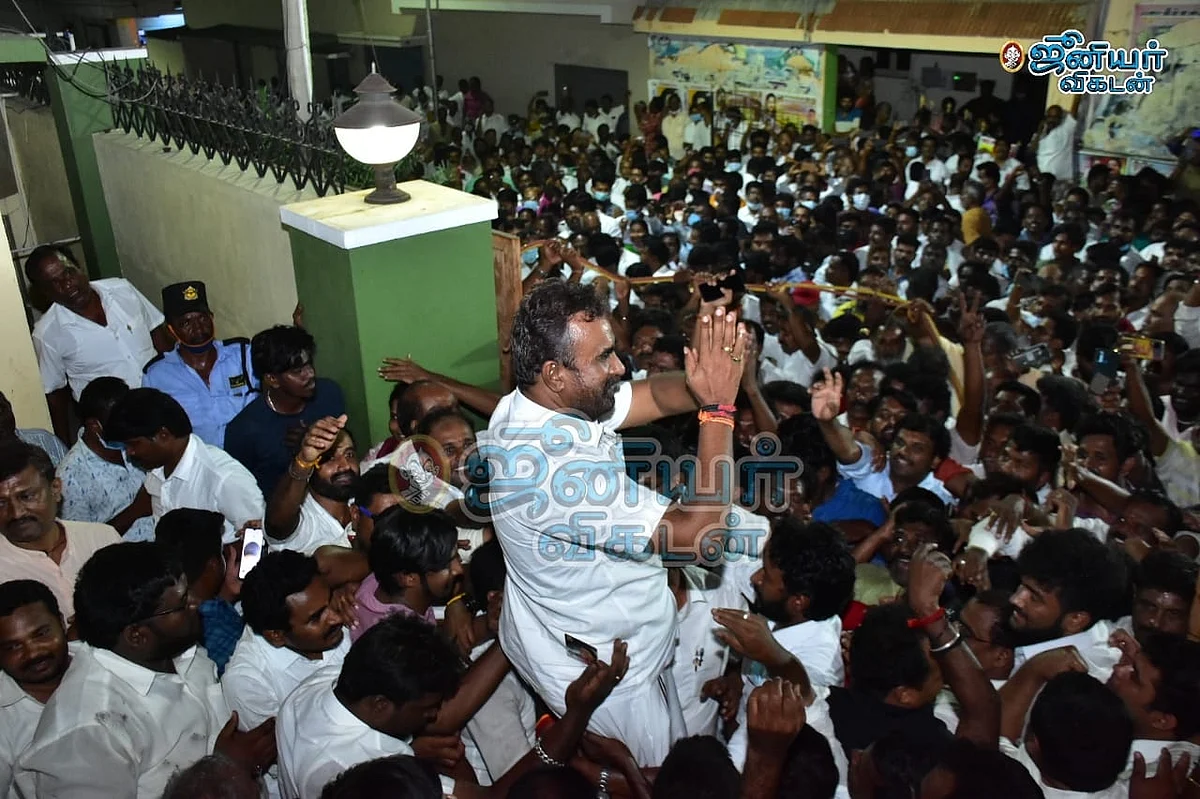 வேலுமணி