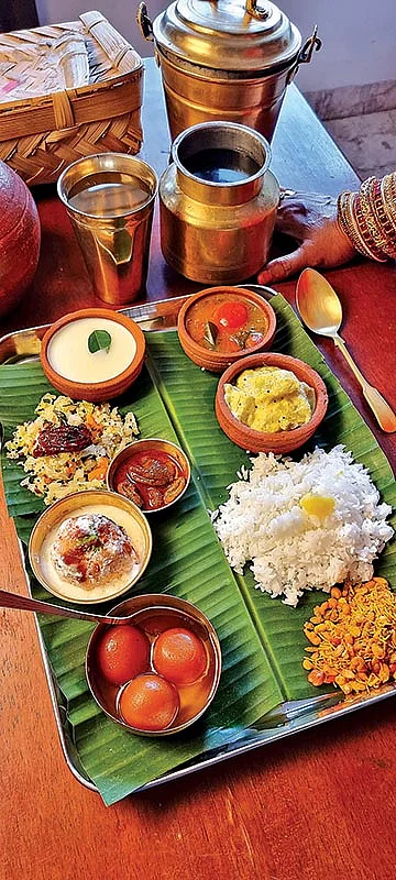 வளையல்... மருதாணி... ஃபுட்ஸீ!