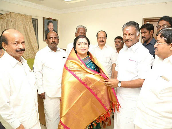 பன்னீர் செல்வம் - நடிகை லதா