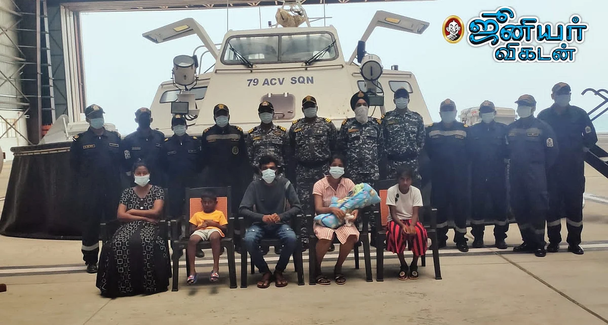 அகதிகளுடன் மண்டபம் கடற்படை போலீஸார்
