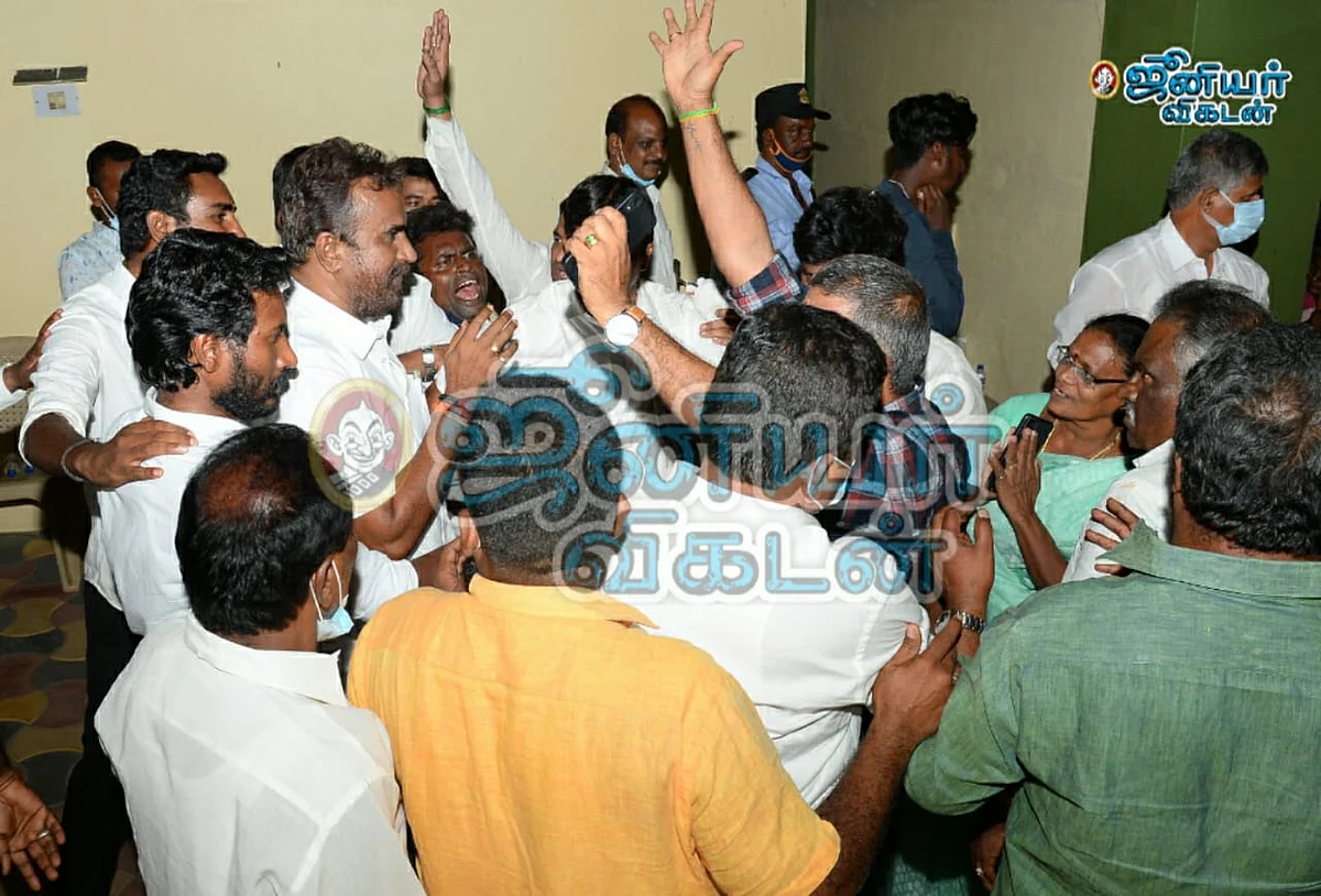 வேலுமணி