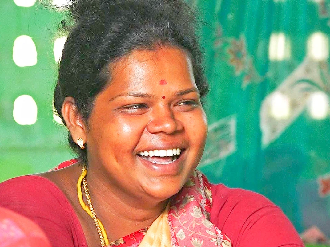 `பிறந்த தருணத்தைவிட அதிகமாக மகிழ்ந்தோம்!' - திருநங்கை மகளுக்கு மஞ்சள் நீராட்டு விழா நடத்திய பெற்றோர்