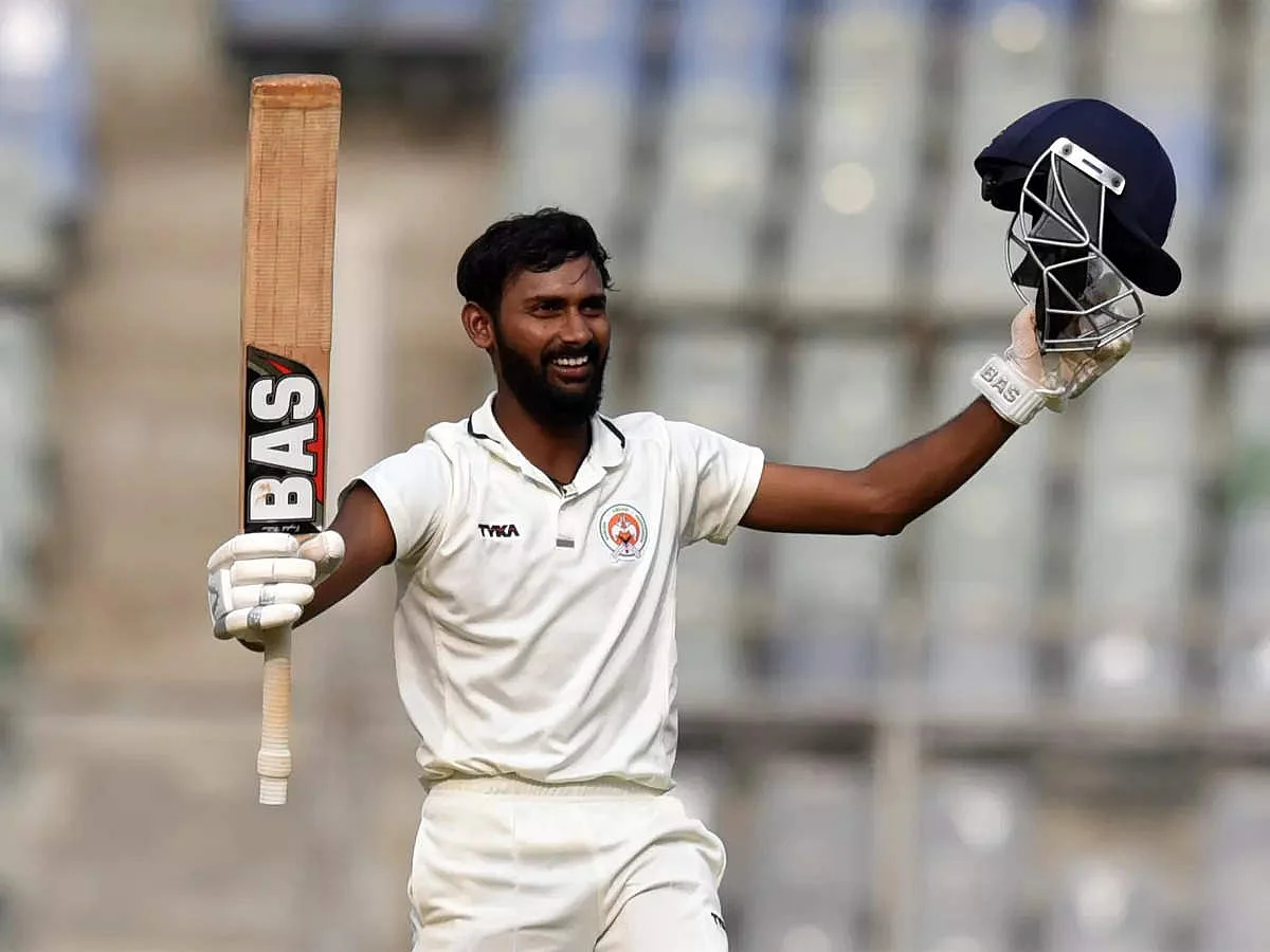 Ranji Trophy: மகள், தந்தை அடுத்தடுத்து இறப்பு; தொடர்ந்து விளையாடி சதமடித்த வீரர்!