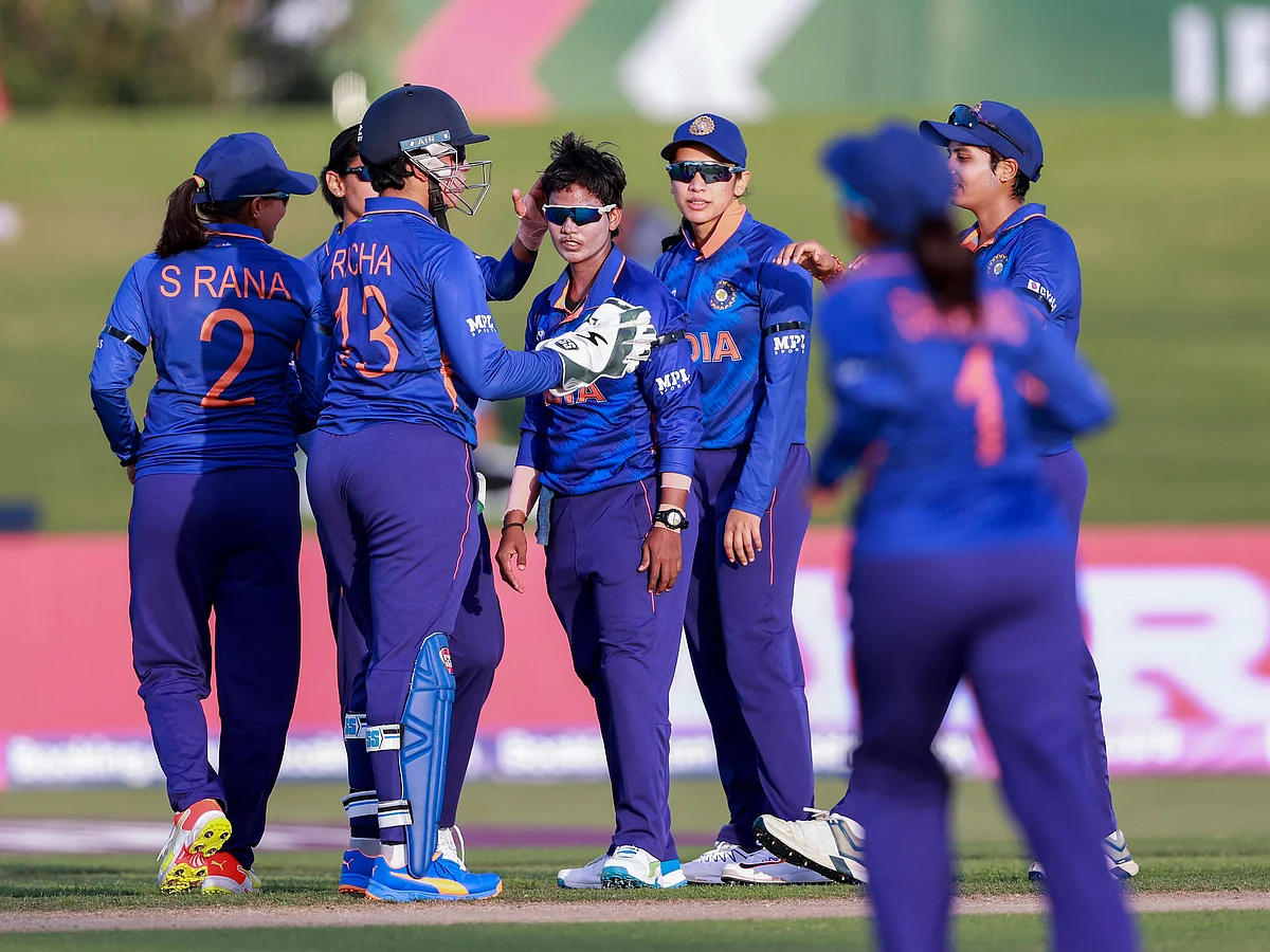 WWC22: `வீழ்வேனென்று நினைத்தாயோ!' பாகிஸ்தான் அணியைப் பதம் பார்த்த இந்திய அணியின் சிங்கப்பெண்கள்!