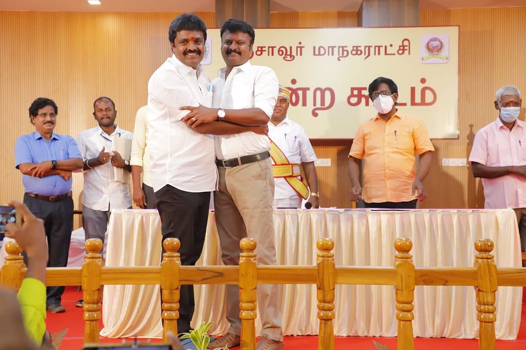 தஞ்சாவூர் திமுக மேயர் சண்.இராம நாதன்,ஆணையர் சரவணக்குமார்