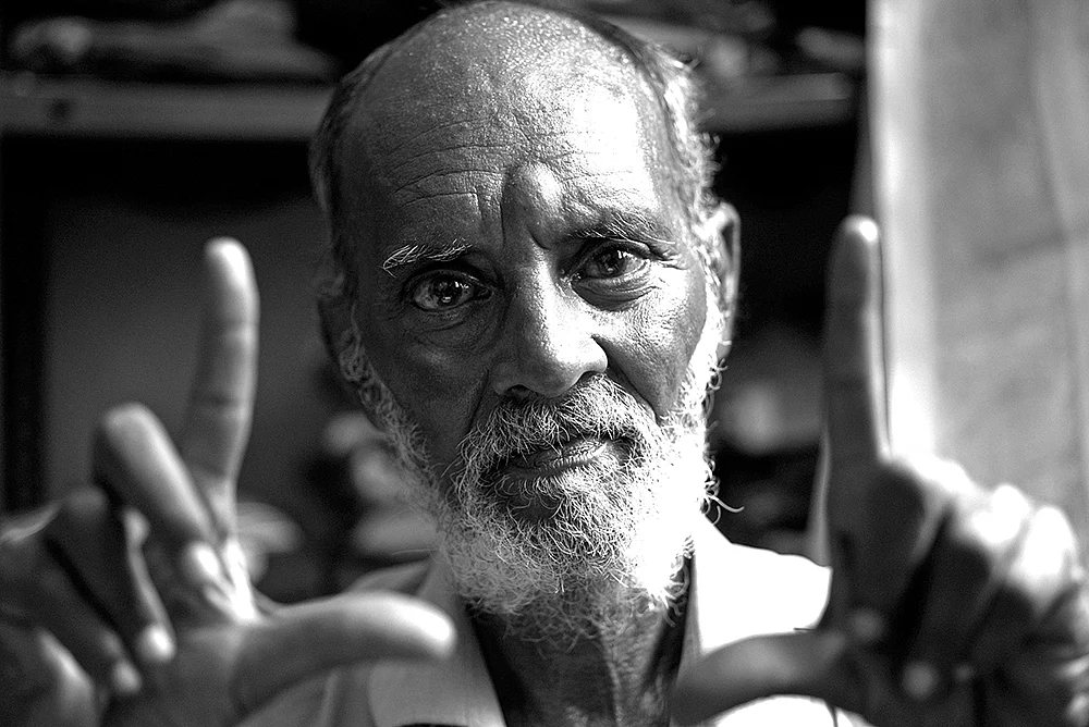 தினசரி 3 காட்சிகள் - எண்ணம், எழுத்து, இயக்கம் - ஹரிஹரன்