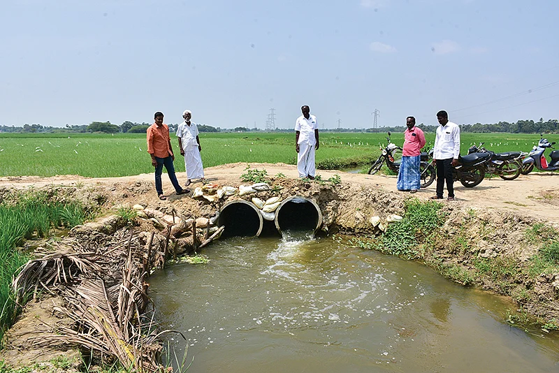 தண்ணீர்