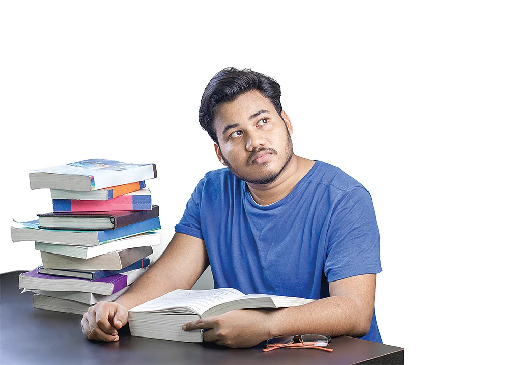 எம்.பில் நீக்கம் சரியான முடிவுதானா?