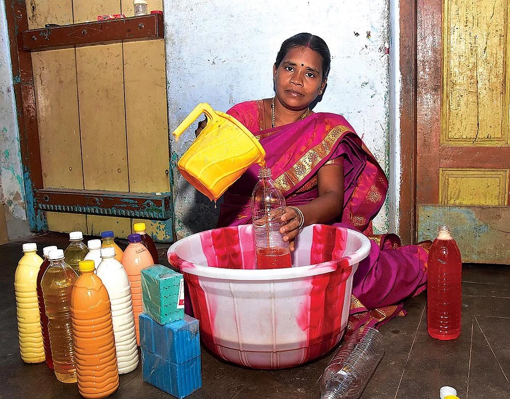 ``வீடுதான் எங்க ஆபீஸ்!” - ஹோம் பிசினஸ் ஐடியாக்களில் கலக்கும் பெண்கள்