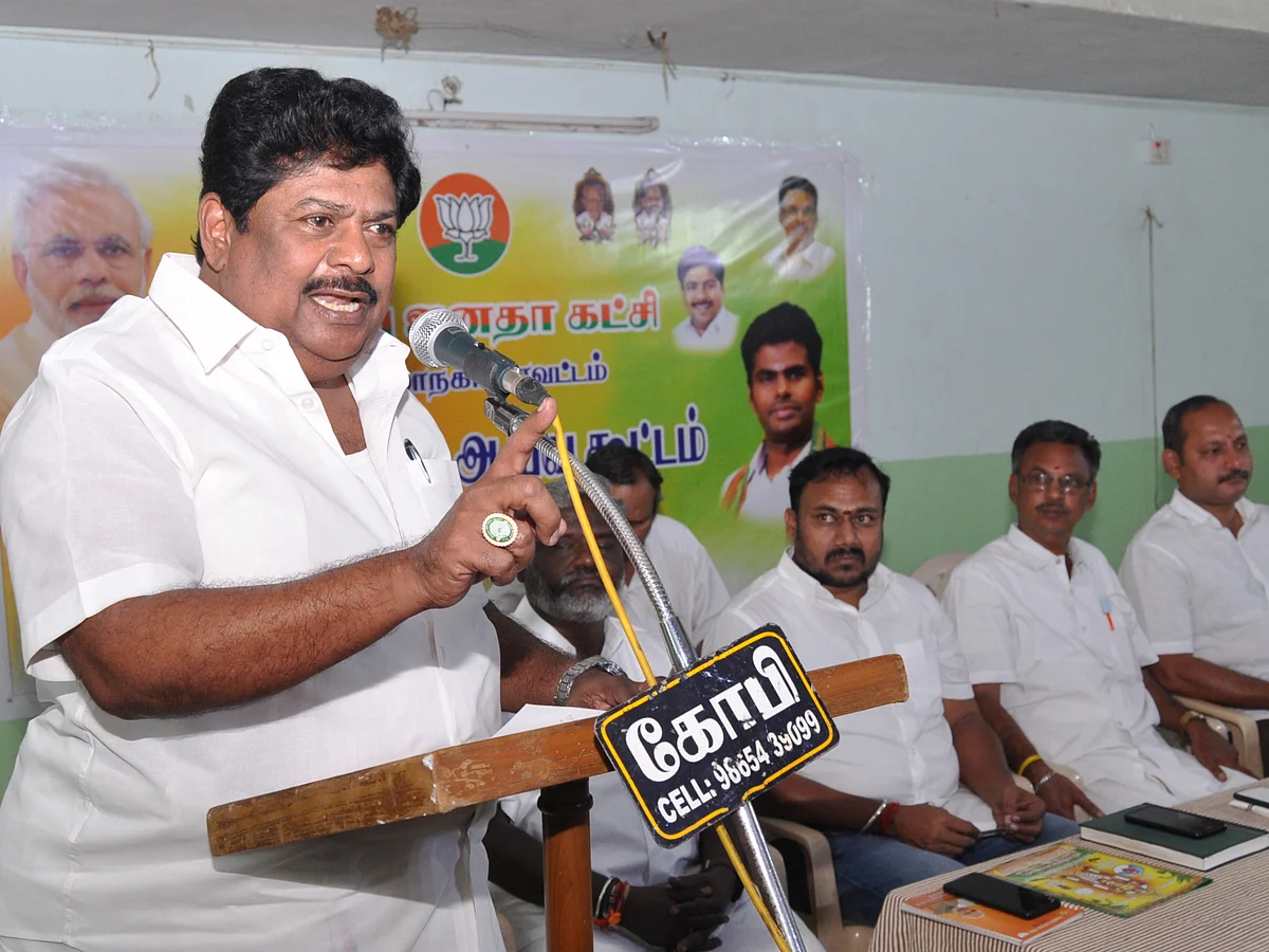 ``அமைச்சர் நேருவின் பணப்பட்டுவாடா பட்டியல் எங்களிடம் இருக்கிறது..!" - கே.பி.ராமலிங்கம் சாடல்
