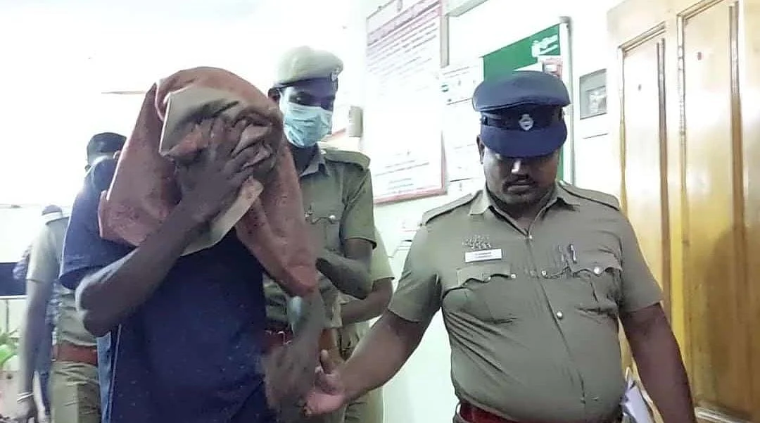 ஆம்பூர்: மார்பிங் போட்டோ; திருமணமான பெண்ணிடம் பணம் பறிப்பு! - 3 இளைஞர்கள் சிறையிலடைப்பு