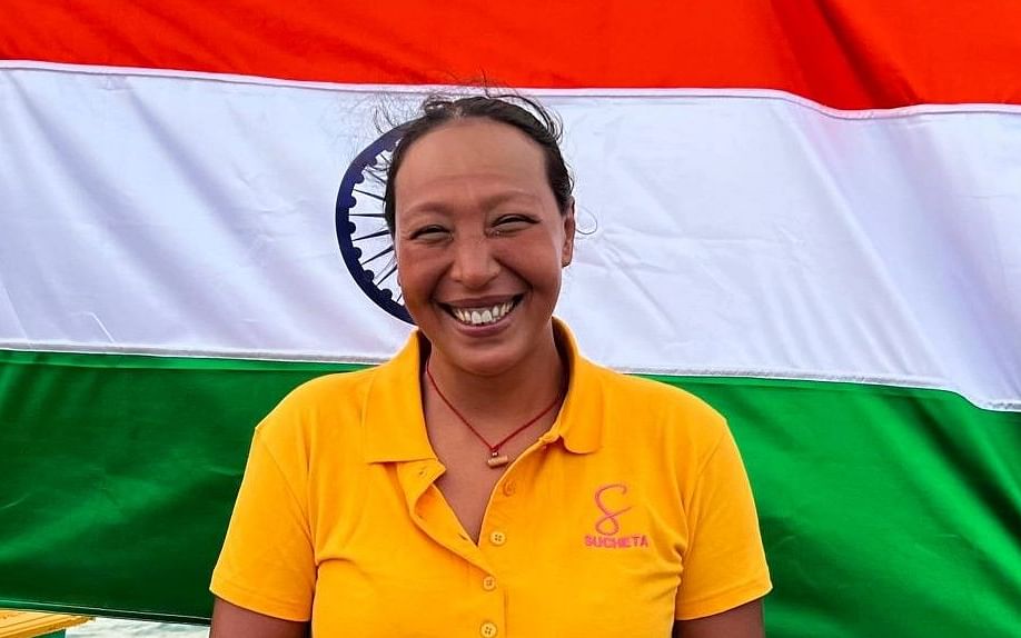 இந்தியா டு இலங்கை நீச்சல்; சாதனைக்கு முயற்சித்த இந்தியப் பெண்; ஜெல்லி மீன்களால் தடைப்பட்டது!