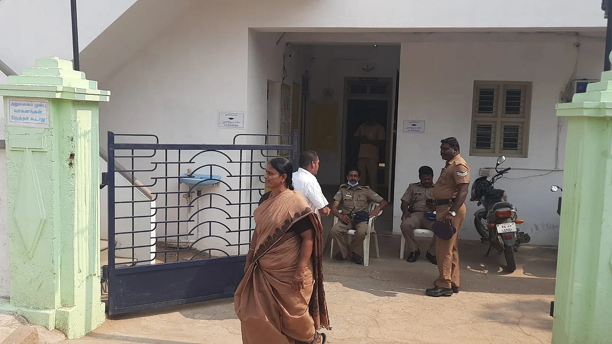 வெளியேறும் கலாராணி