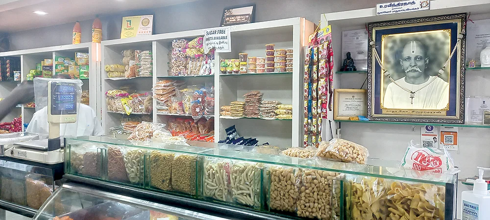 மழைநீரில் ஸ்வீட்ஸ்...