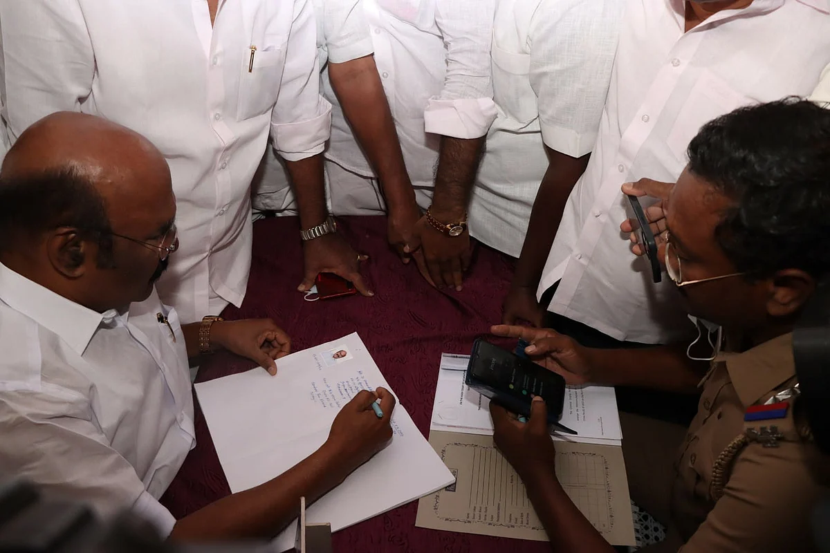ஜெயக்குமார்