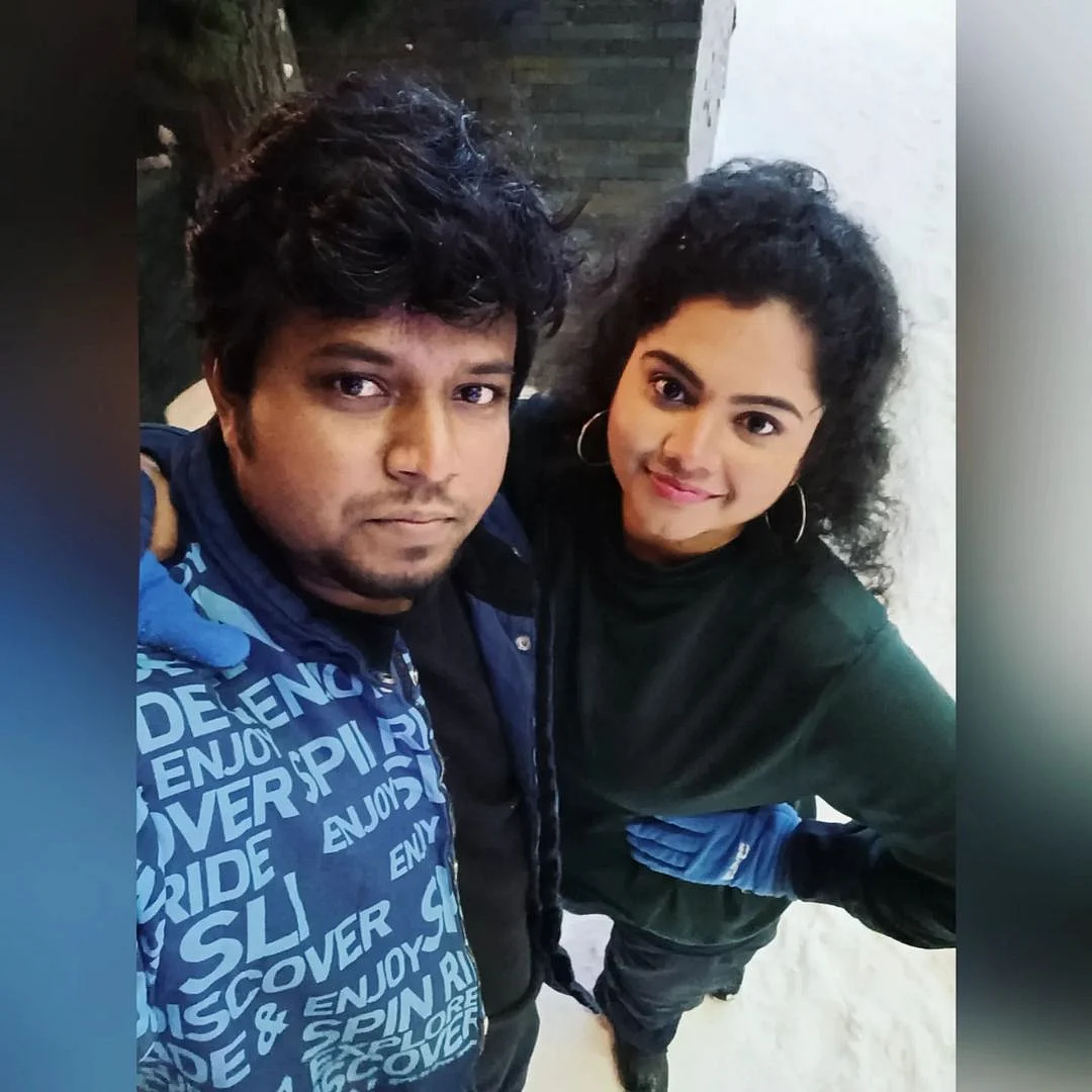 கீதாஞ்சலி அவர் கணவருடன்