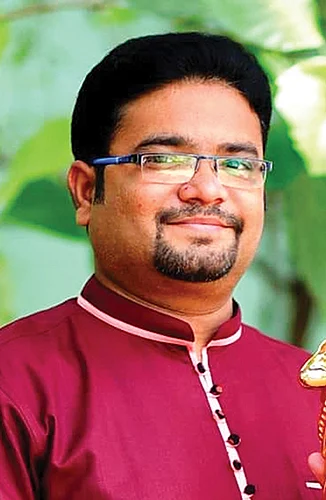 சித்த மருத்துவர் வி.விக்ரம்குமார்