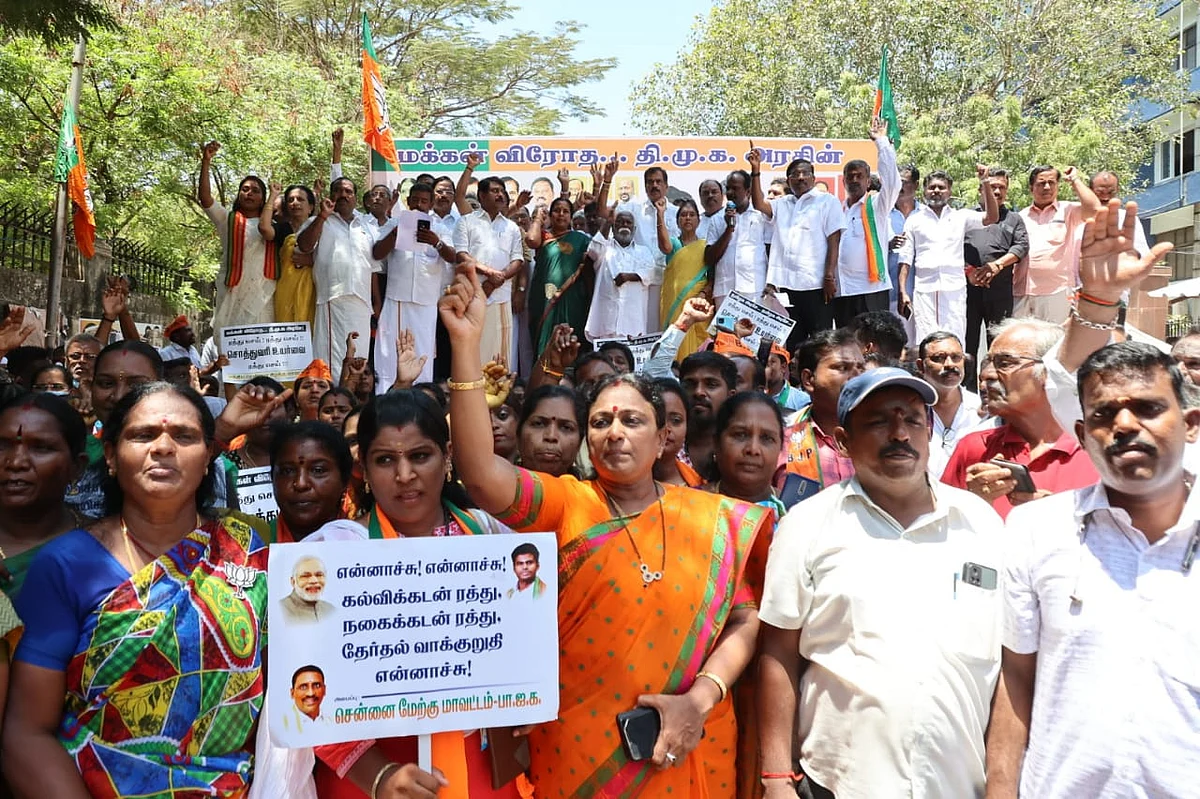 குரூப் போட்டோ எடுக்கணும் வாங்க