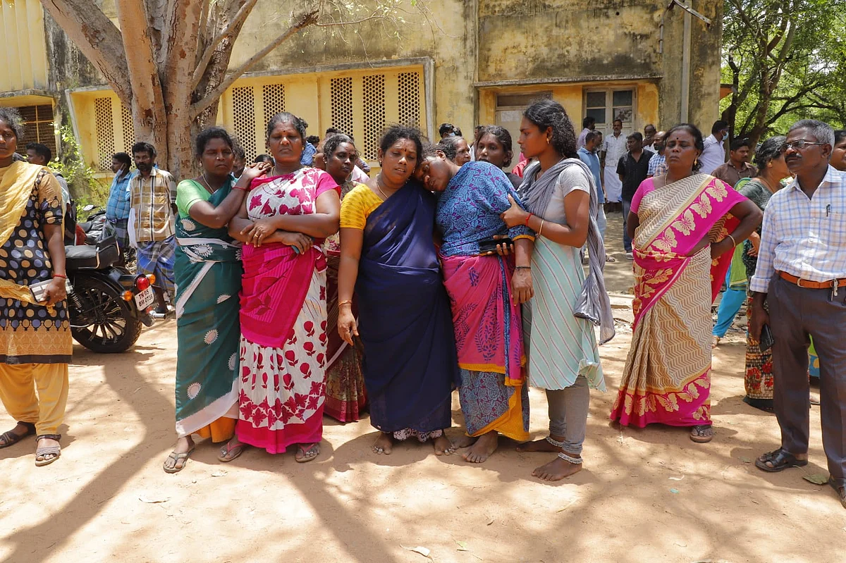 சோகத்தில் குடும்பத்தினர்