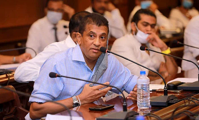 ரொஷான் மஹானாமா