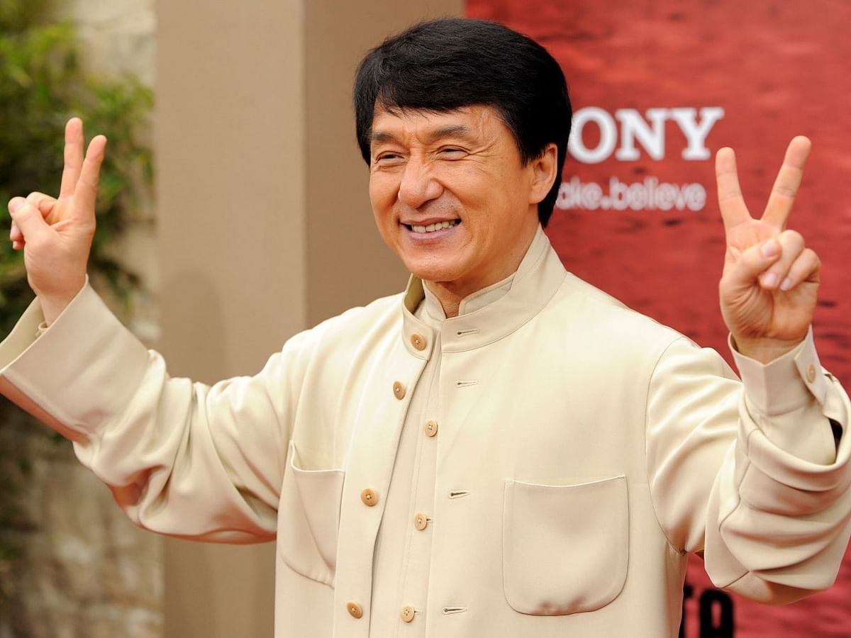 Jackie Chan: கட்டடத் தொழிலாளர் டு உலகின் அதிகம் சம்பளம் பெறும் நடிகர்; நம்பிக்கை நாயகனின் கதை!