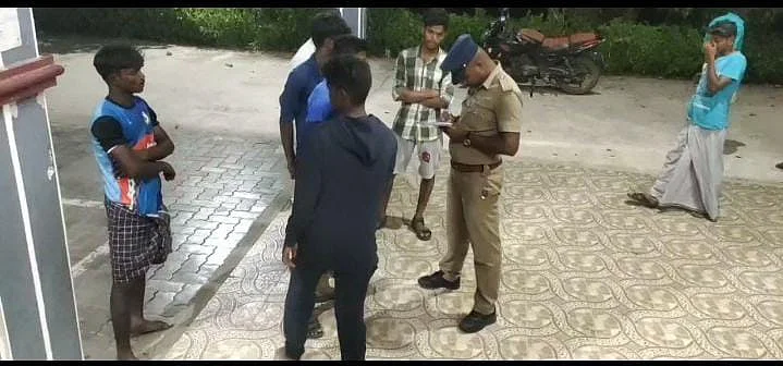 போலீசார்
விசாரணை