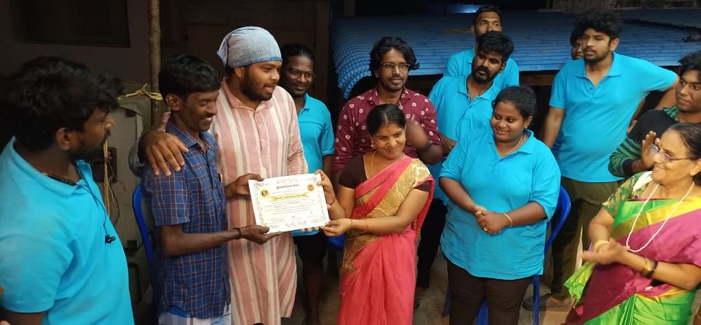 கலைஞர்களைக் கௌரவித்தல்