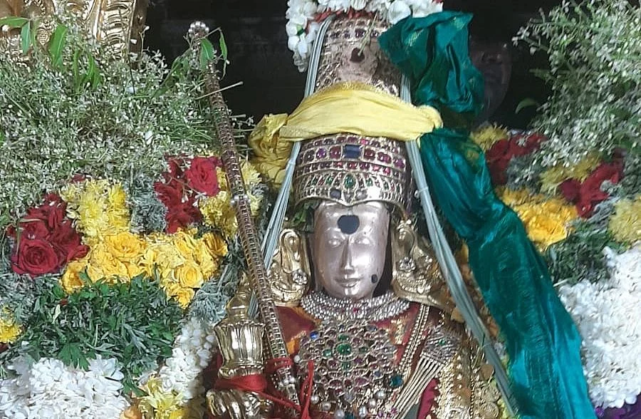 மீனாட்சியம்மன் பட்டாபிஷேகம்
