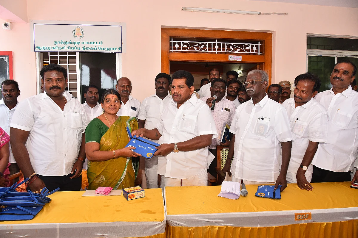 தலைவி கலாவதிக்கு சாவி வழங்கிய அனிதா ராதாகிருஷ்ணன்