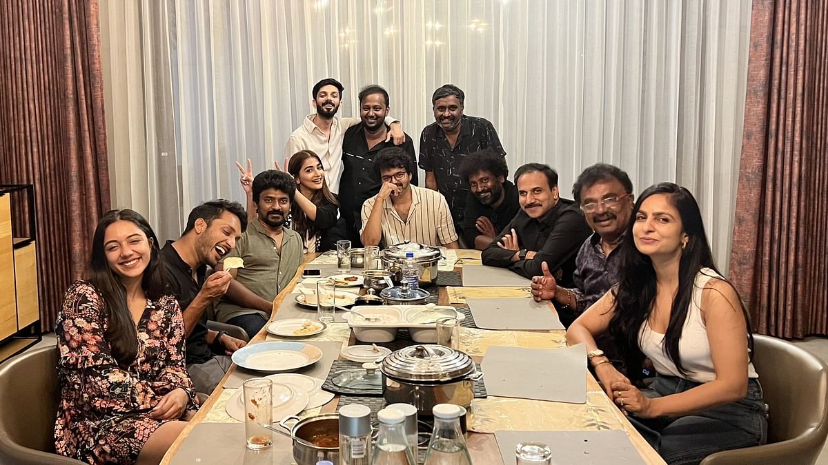 விஜய் அளித்த விருந்து