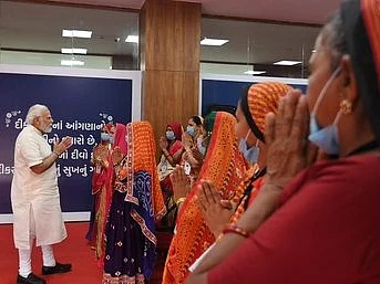 `கோதுமை, அரிசியை விட பாலின் மதிப்பு அதிகம்!' - பிரதமர் மோடி பெருமிதம்