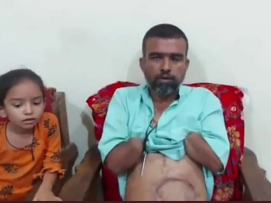 `கை இல்லாத நான் எப்படி கல்லெறிய முடியும்?' - மத்திய பிரதேச மதக்கலவரம்; கடை இடிக்கப்பட்டவர் கண்ணீர்