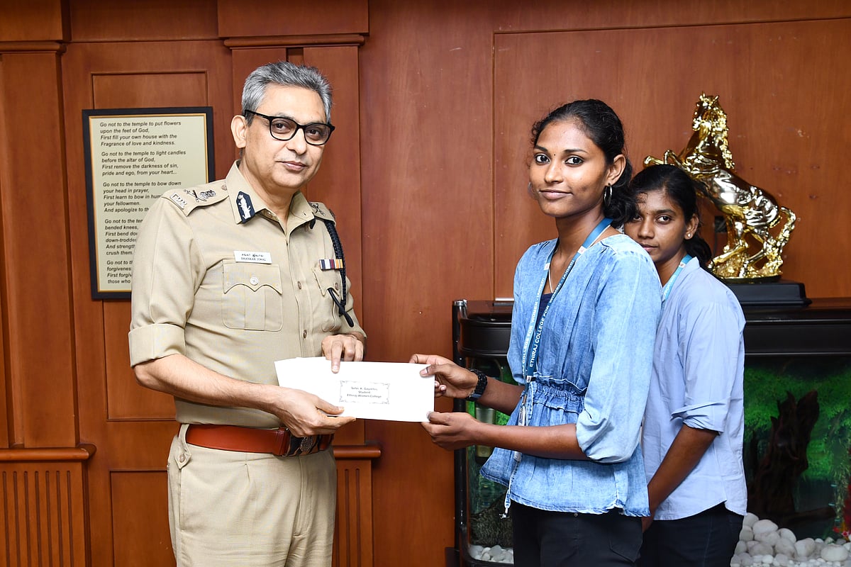 சென்னை: தடகள வீராங்கனைகள் என அறியாத திருடன்; செல்போன் திருடனை விரட்டிப் பிடித்த கல்லூரி மாணவிகள்!