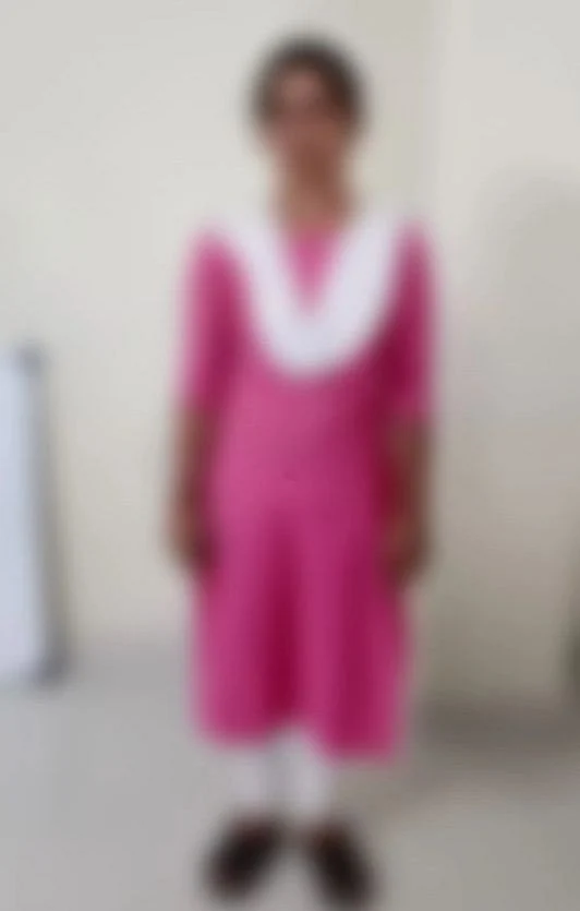 கைது செய்யப்பட்ட இளம்பெண்