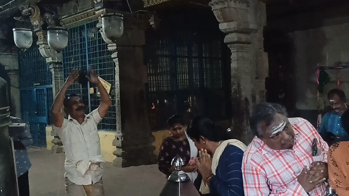 சாமி தரிசனம் செய்த பொன்மாணிக்கவேல்
