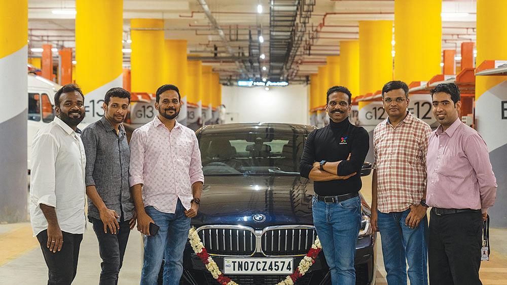 5 பேருக்கு BMW கார் பரிசு... அசத்திய சுரேஷ் சம்பந்தம்!