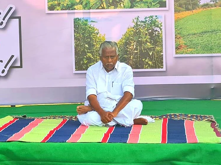 `சிப்காட் அமைக்க 5,000 விவசாயக் குடும்பங்களை நசுக்குவதா?’ - தனிநபராக கே.பி.முனுசாமி உண்ணாவிரதம்