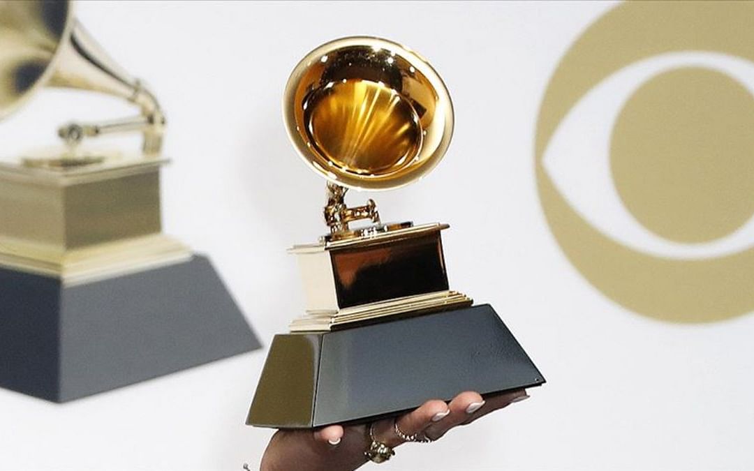 Grammy Awards: கிராமி மேடையில் நமஸ்தே; விருதை வென்ற இந்தியர்கள் ரிக்கி கேஜ் மற்றும் ஃபால்குனி ஷா!