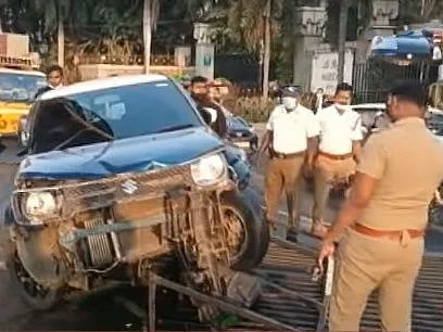 கார் விபத்து