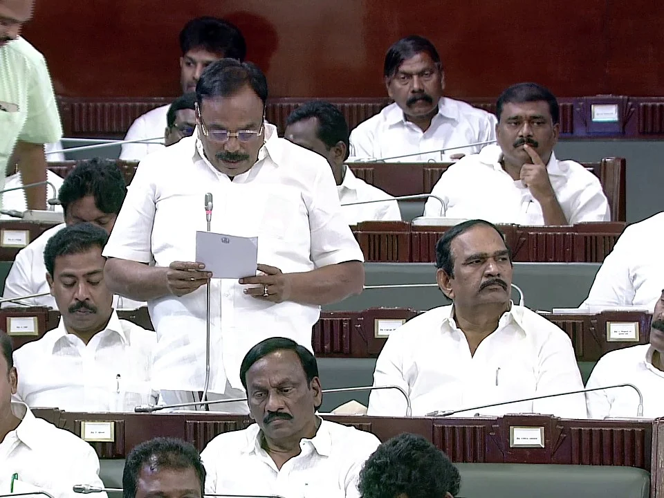 ``விவசாயம் தெரிந்தவர்கள் பசுமை விகடன் தலைப்புகளை எதிர்க்க மாட்டார்கள்!'' - மாதவரம் MLA சுதர்சனம்