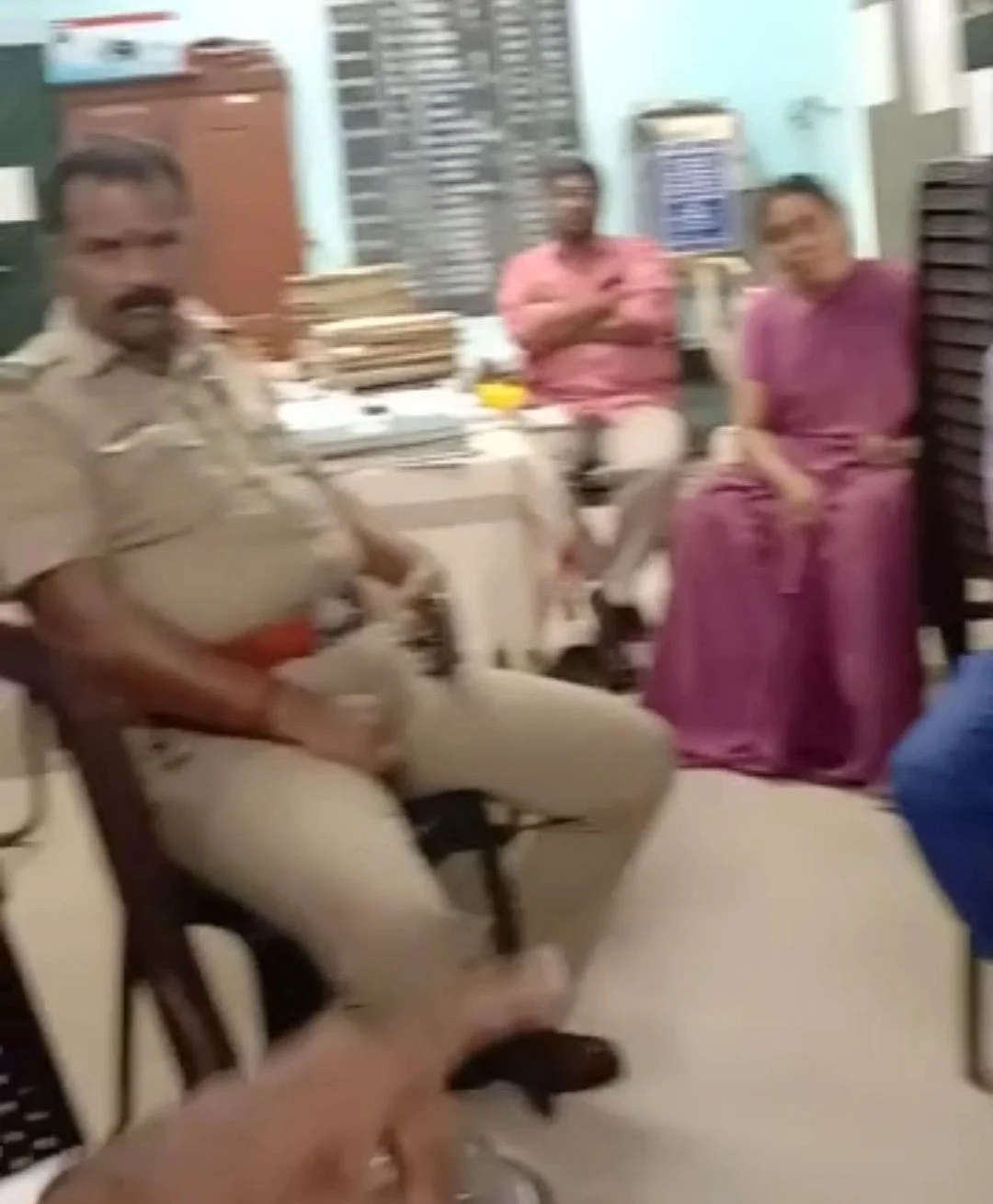 ஸ்கூலுக்குள் மதமாற்றம் புகார் சம்பந்தமாக போலீஸ் விசாரணை