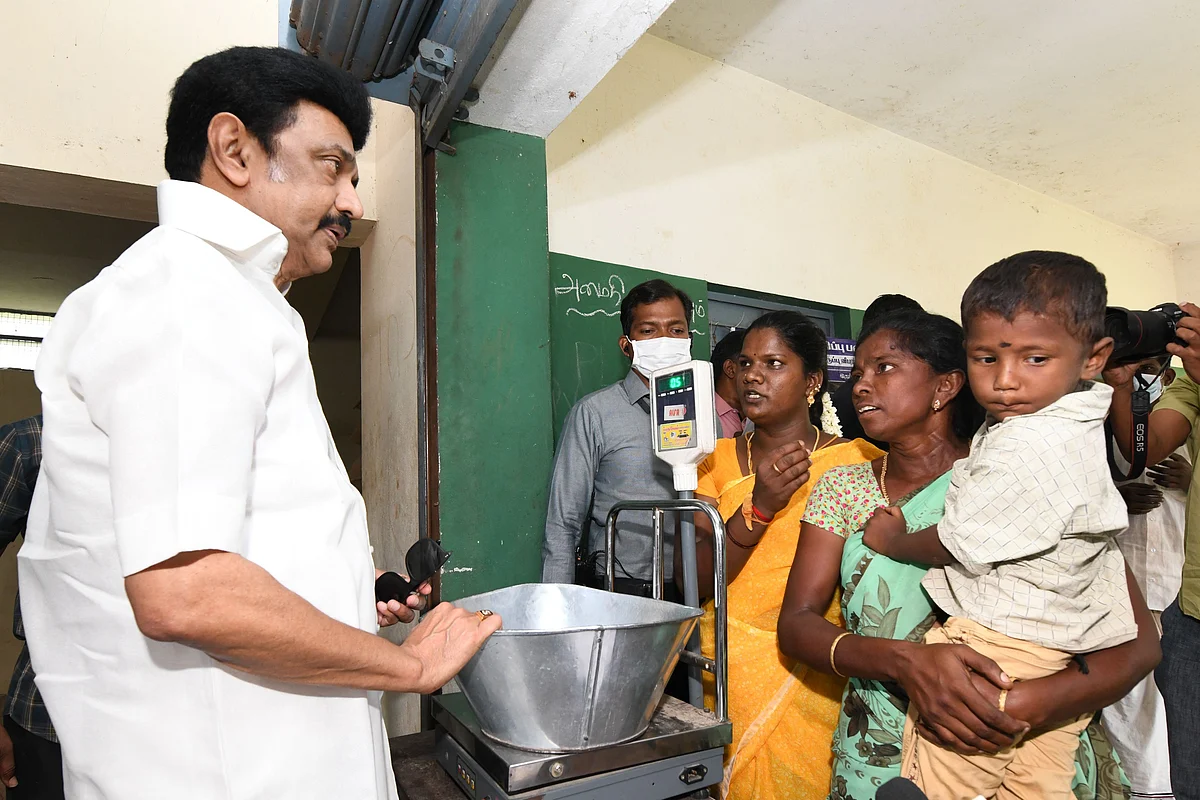 நியாயவிலைக்கடையில் ஆய்வு