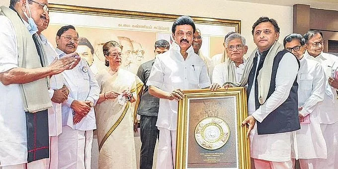 ஸ்டாலின், சோனியா, அகிலேஷ்