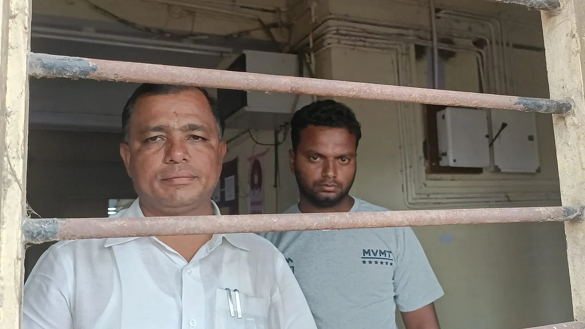 சிறைப்பிடிக்கப்பட்ட குமார், இளங்கவி