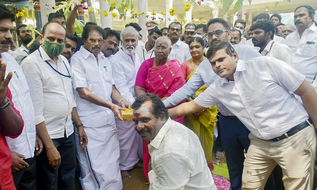 கோயில் திருப்பணி தொடங்கிவைத்தல்