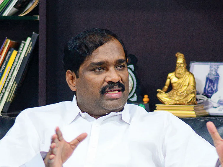``மருத்துவர் ராமதாஸிடம் அரசியல் படித்த மாணவன் நான்!'' - நெகிழும் வேல்முருகன்