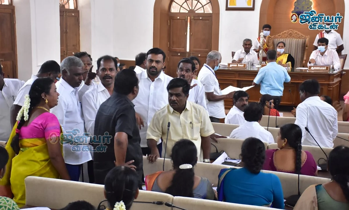 திமுக - அதிமுக மோதல்