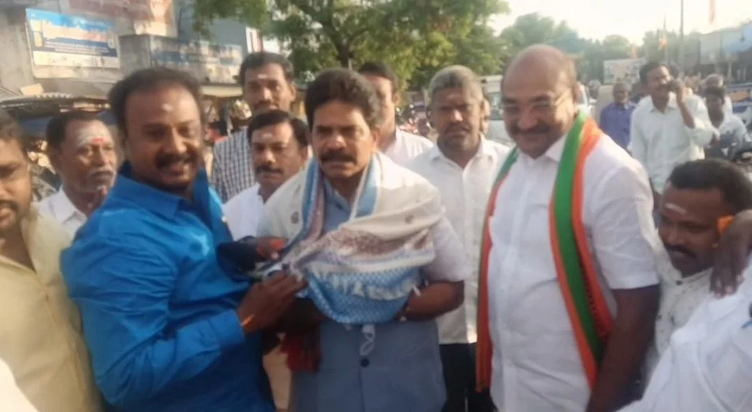 எம்.எல்.ஏ கேப்டன் தமிழ்ச்செல்வன்