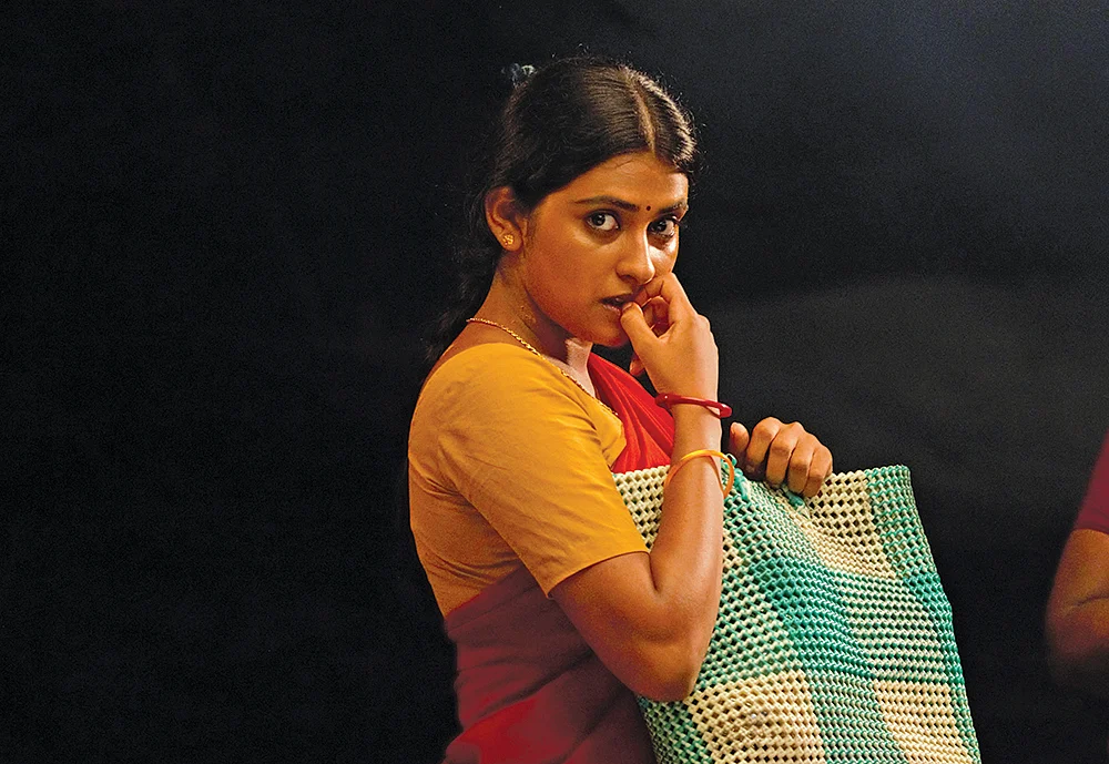 கிராமத்தைத் தேடி வருபவனது கதை!