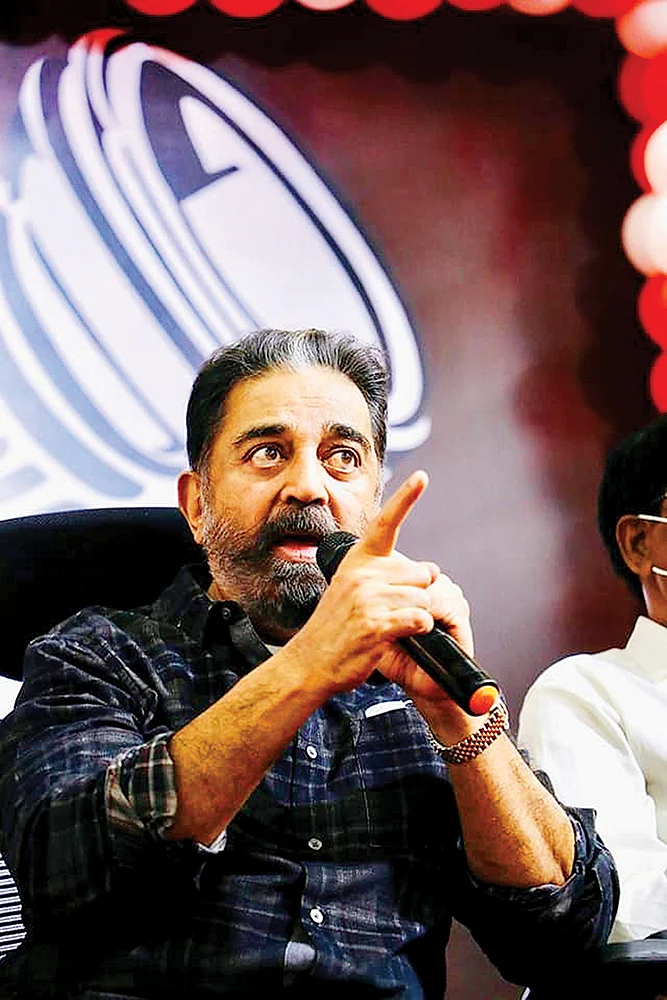 மிஸ்டர் கழுகு: சசிகலா பொதுச்செயலாளர்... பன்னீர் ஒருங்கிணைப்பாளர்...
